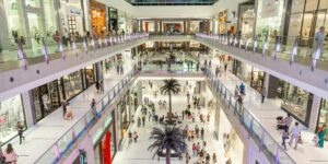 Las ventas en centros comerciales superan los niveles previos a la pandemia, según CBRE