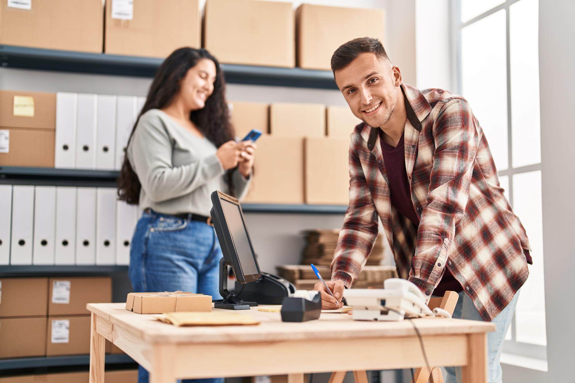 man-woman-ecommerce-bussines-workers-working-office (1) man-woman-ecommerce-bussines-workers-working-office (1)